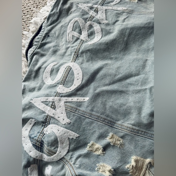 NWT VEGAS BABY Crop Light Denim Jacket Size M/L - Picture 8 of 10